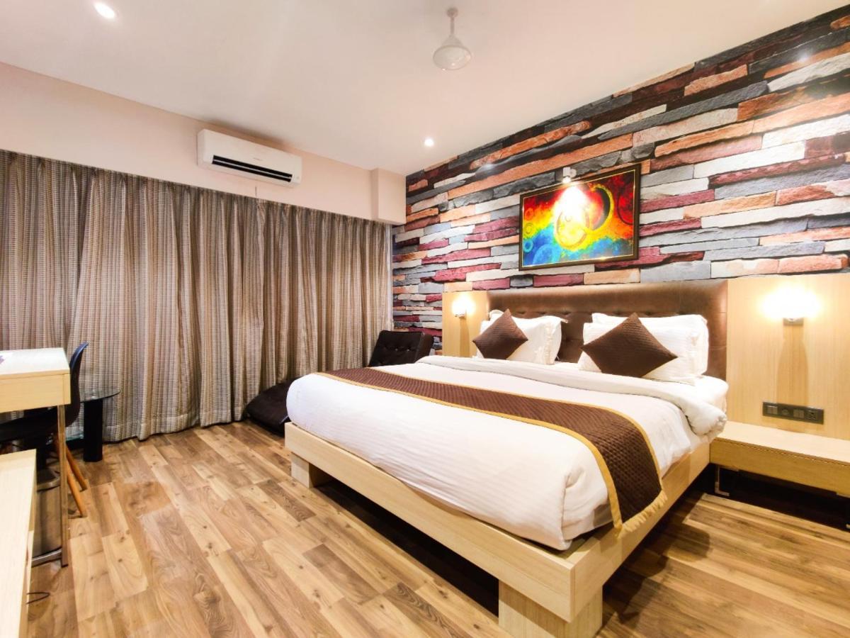 Hotel Sadbhav Villa Surate Extérieur photo